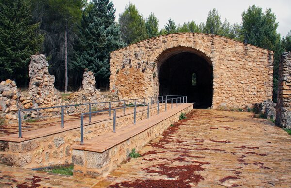 Mausoleo de Llanes en Albendea